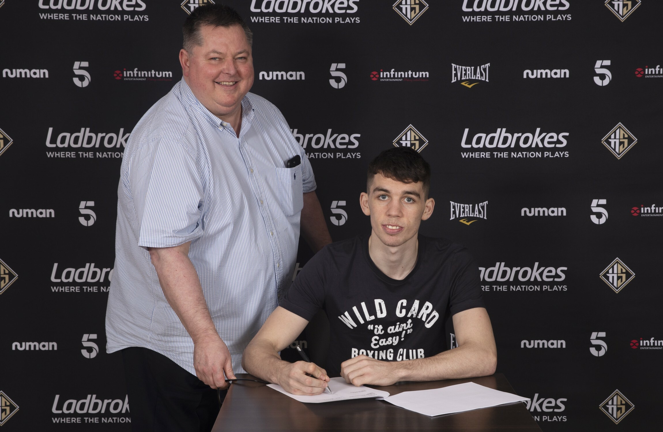 Stevie McKenna signs with UK promoter ahead of sharing bill with brother Aaron tomorrow - Vimarsana News