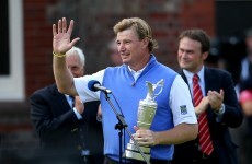 Els takes Open shocker as Scott collapses