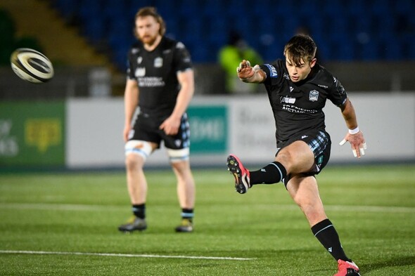 A passing train helps Glasgow Warriors to Pro14 victory over Edinburgh - Vimarsana News