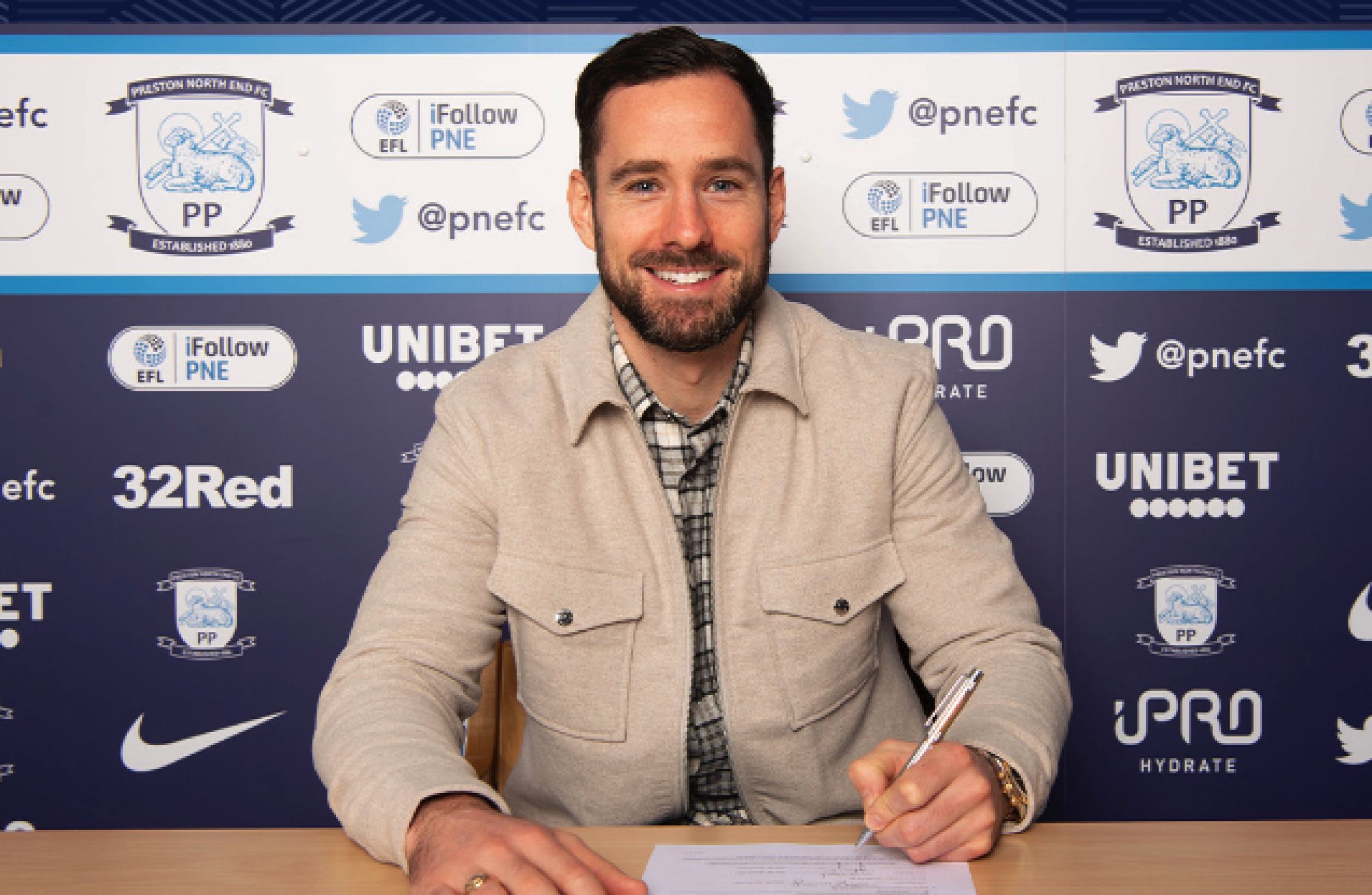 Mick McCarthy sends Ireland left-back Greg Cunningham out on loan - Vimarsana News