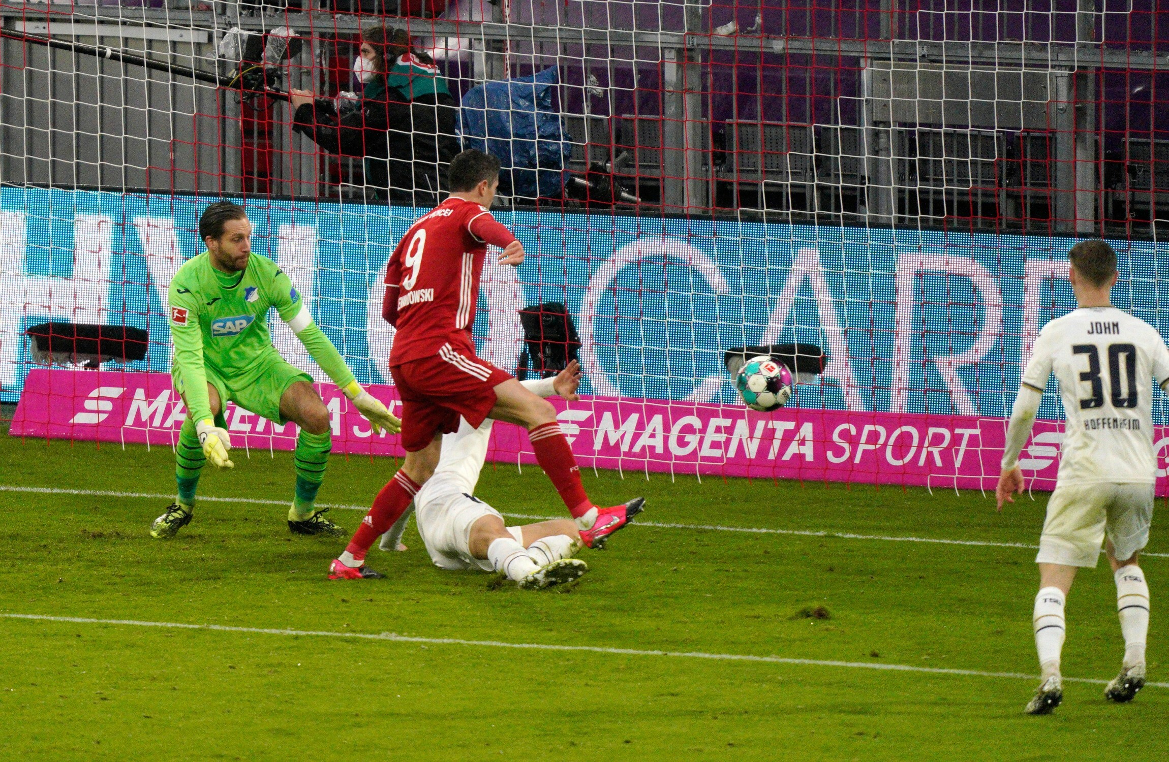 Bayern win yet again and remain clear at the top of the Bundesliga - Vimarsana News