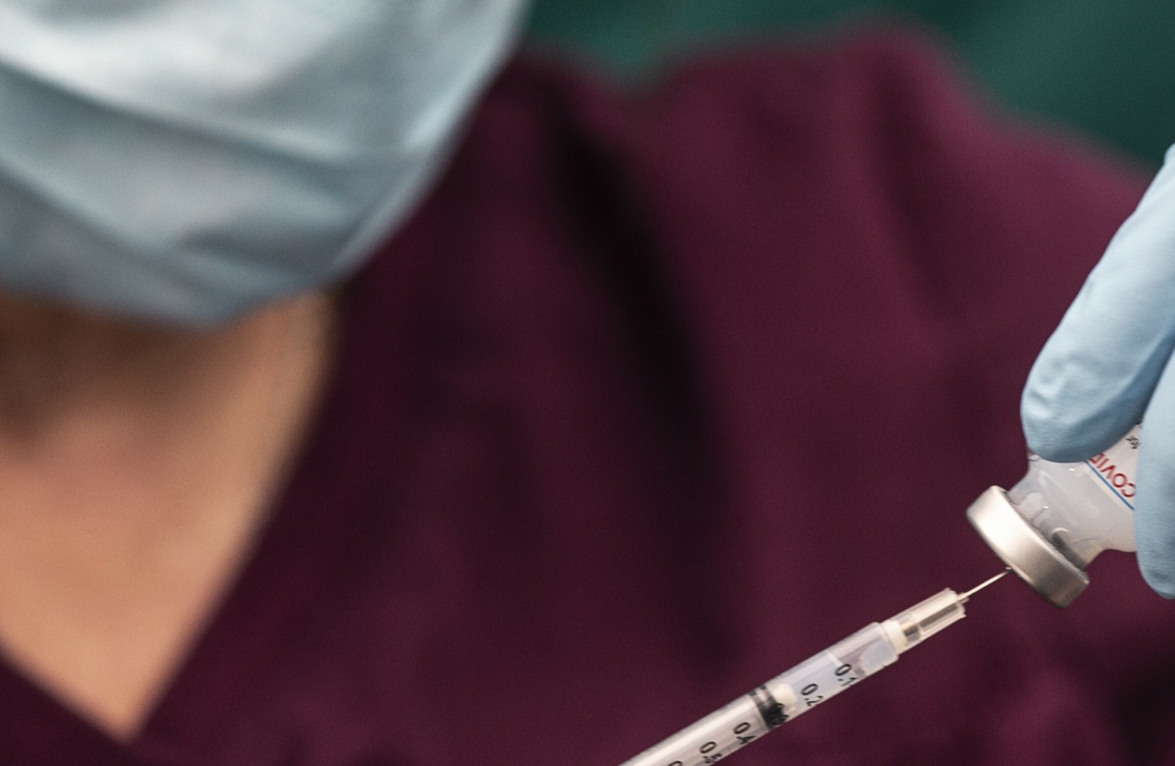 Pharmacists say they'll use AstraZeneca jab on under-70s so mRNA vaccines can be used on older people - Vimarsana News