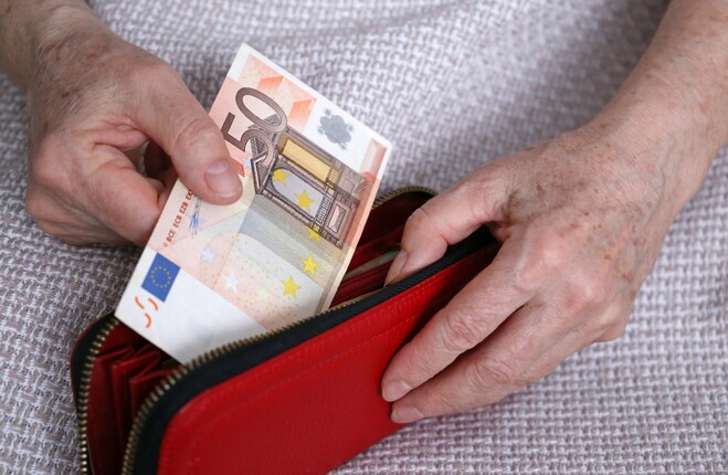 New Weekly Payment Of 203 Introduced For 65 year olds After Rise Of 