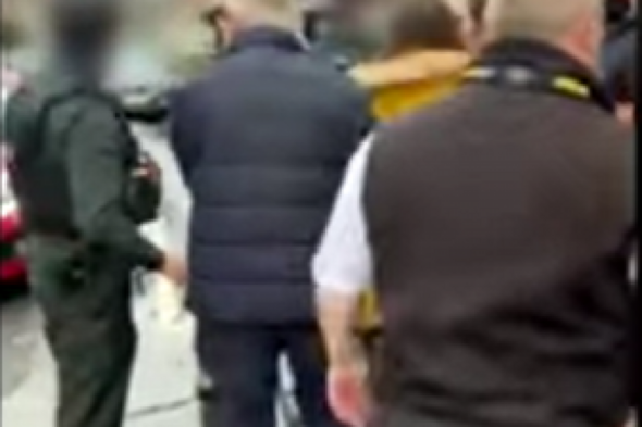 'A bad week for the PSNI': How an arrest at a Belfast massacre memorial has put pressure on policing - Vimarsana News