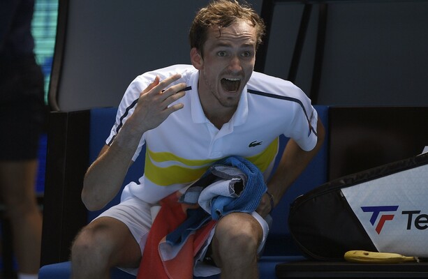 Daniil Medvedev claims first five-set win of his career despite coach