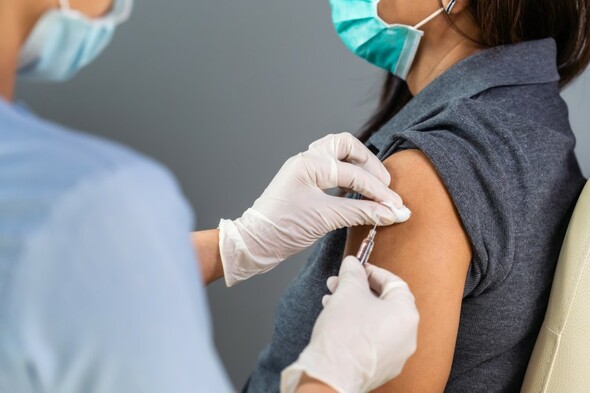 Thousands of Covid-19 vaccines arrive in Gaza from UAE - Vimarsana News