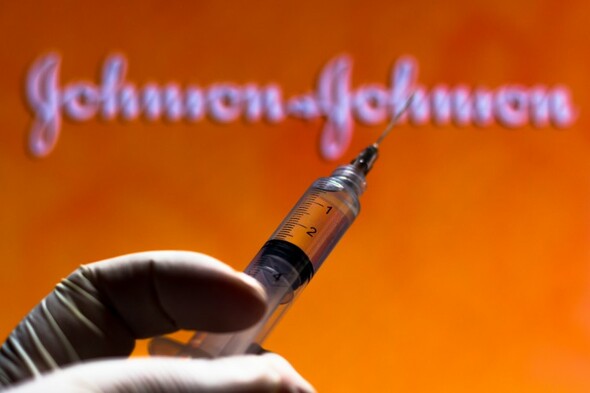 US set to approve Johnson & Johnson Covid vaccine - Vimarsana News