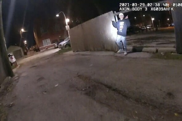 US Police officer shoots 13-year-old Chicago boy after he drops a gun - Vimarsana News