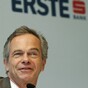 "Stay out of the eurozone", top Austrian banker tells Czechs