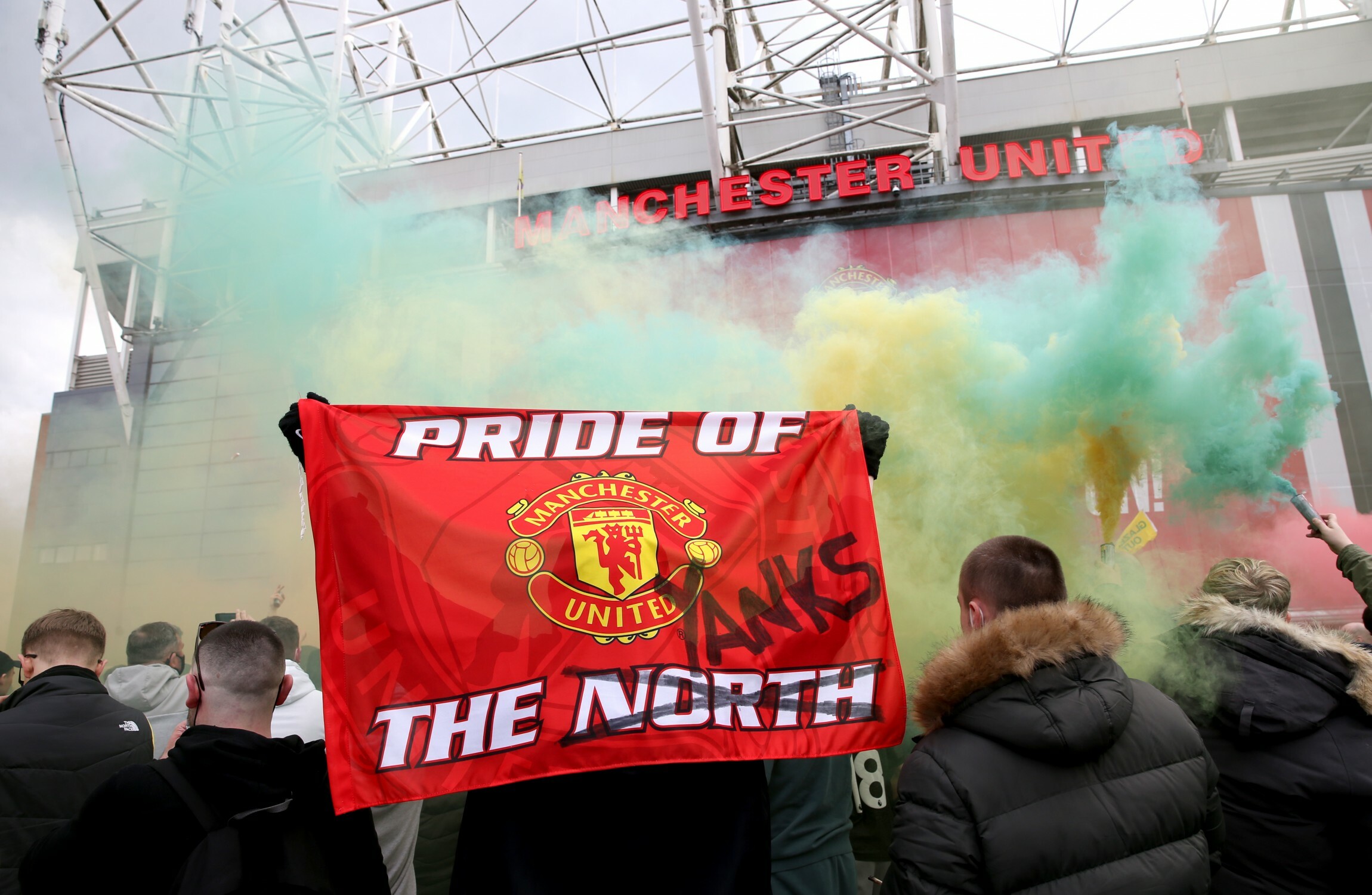 Manchester United fans storm Old Trafford pitch to protest against Glazers, Liverpool clash delayed - Vimarsana News