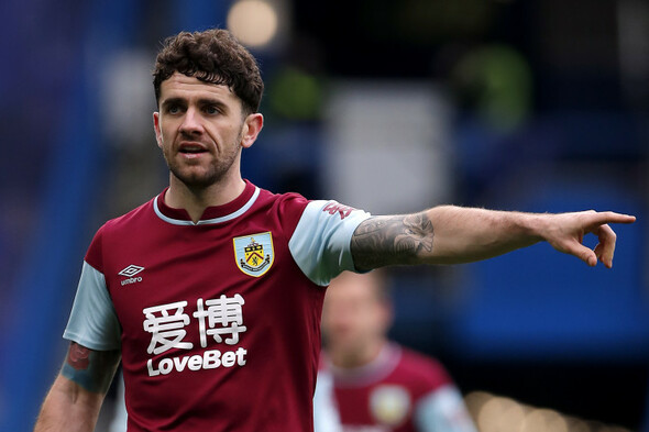 Ireland international Robbie Brady's future is unclear, admits Sean Dyche - Vimarsana News