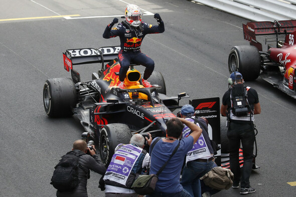Hamilton fumes at Mercedes as Verstappen wins in Monaco to seize championship lead - Vimarsana News