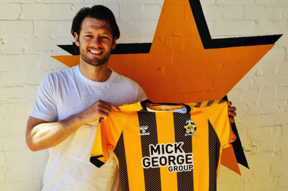 New Cambridge United contract to take 'exceptional' Hoolahan into his 40s - Vimarsana News