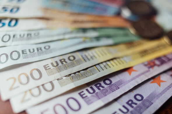€125,000 seized and restrained in bank accounts by Criminal Assets Bureau - Vimarsana News