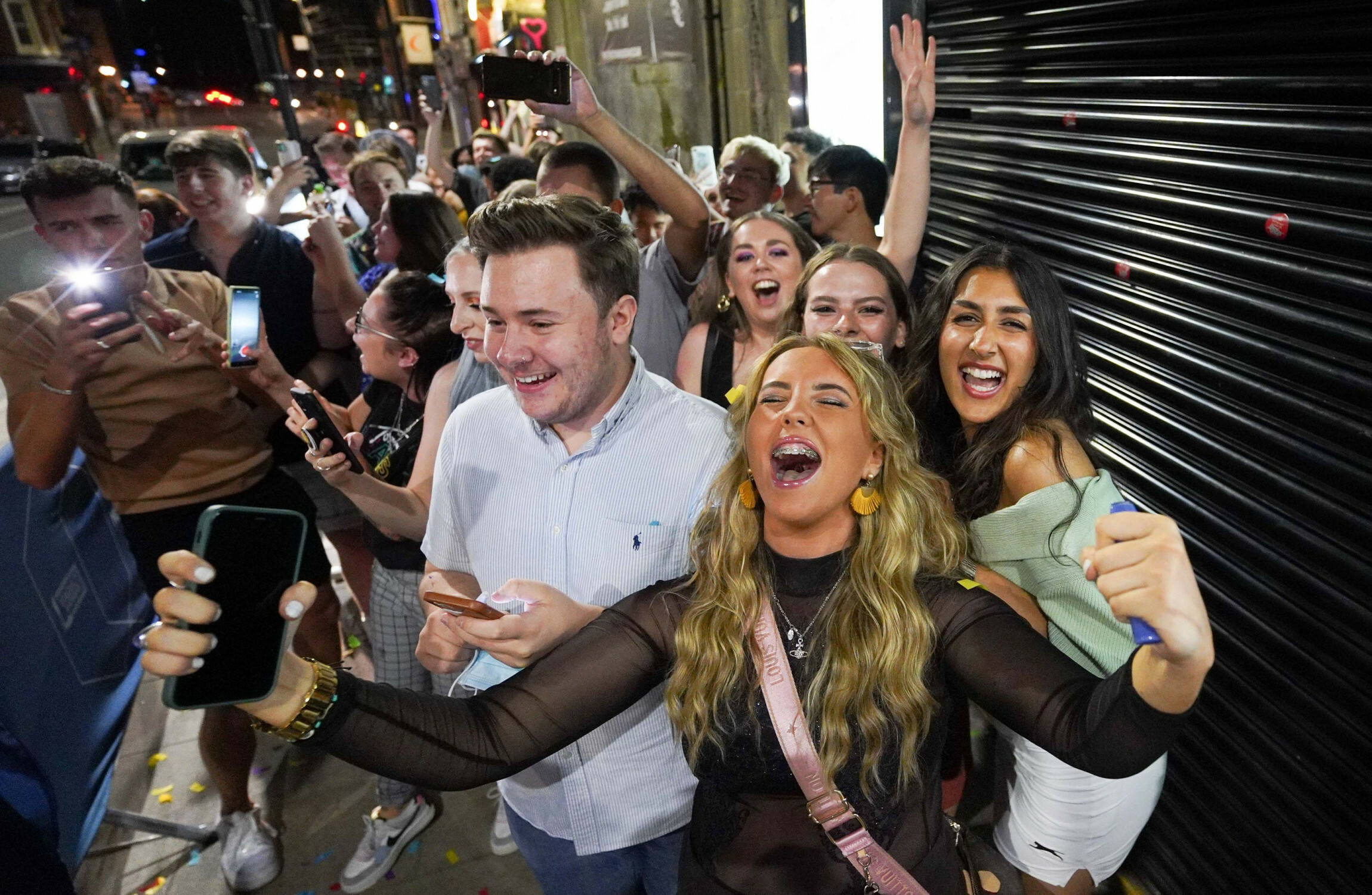 Nightclubs reopen their doors as last remaining Covid-19 restrictions lifted in England - Vimarsana News