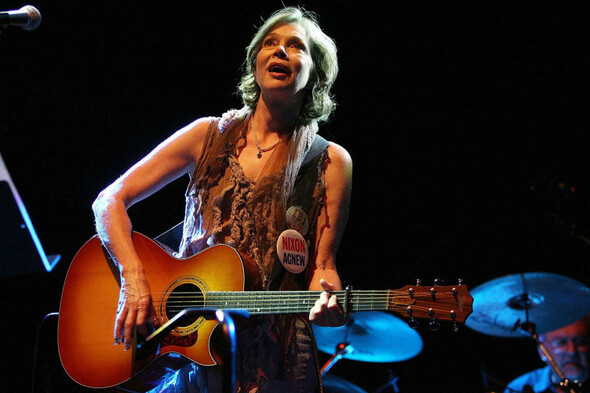 Folk singer-songwriter Nanci Griffith dies aged 68 - Vimarsana News