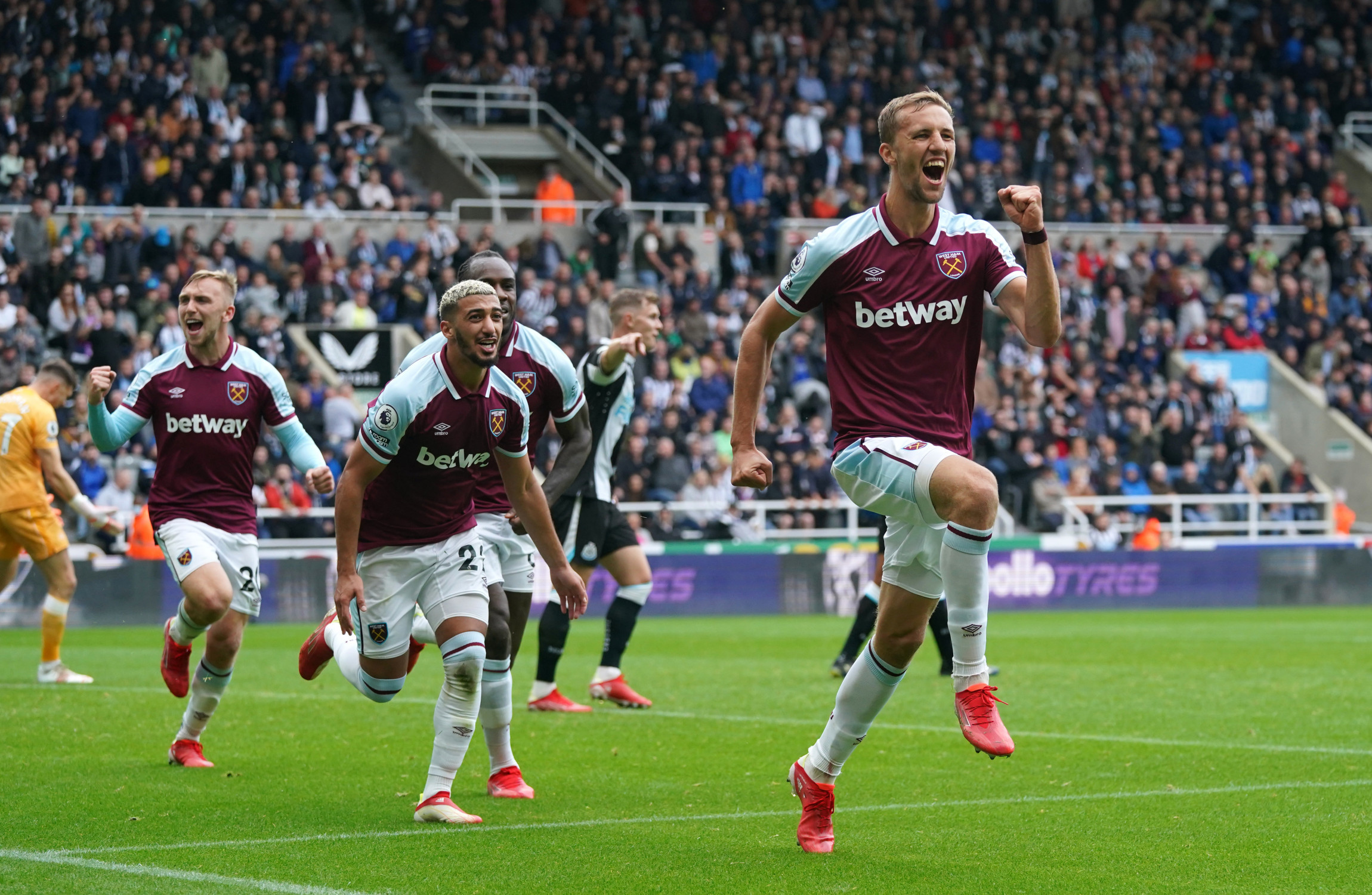 West Ham Rally Twice And Score Three Goals In 14 Minutes To Snatch ...