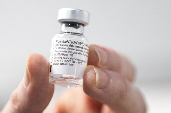 Debunked: No, Covid-19 vaccines do not contain graphene oxide - Vimarsana News