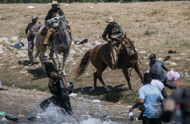 Biden décrit les gardes-frontières confrontant les immigrants avec des chevaux comme « méchant »