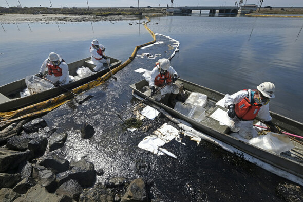 'An environmental catastrophe': California beaches closed as major oil spill kills wildlife - Vimarsana News