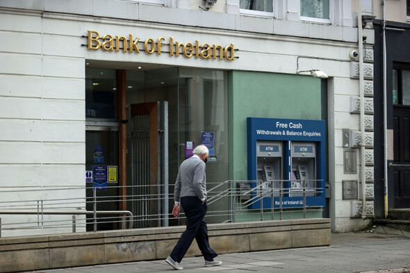 Concern raised for vulnerable older people after Bank of Ireland closes 88 branches - Vimarsana News