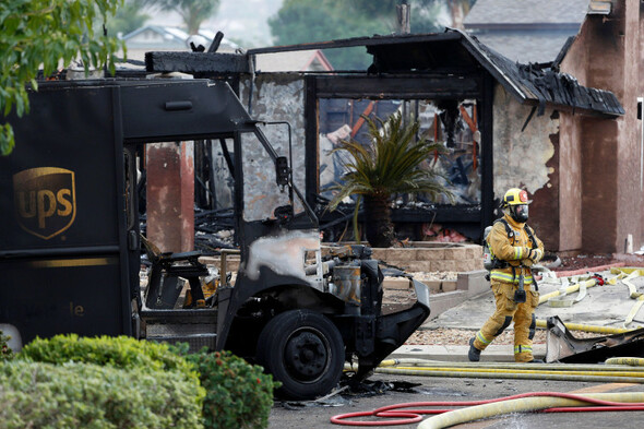 At least two dead after plane crashes in California suburb - Vimarsana News