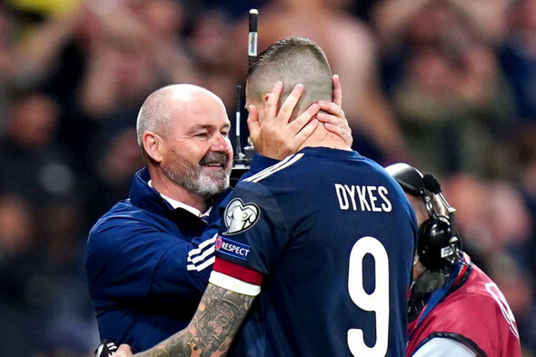 Lyndon Dykes rescues Scotland with late winner to put play-off spot in sight - Vimarsana News