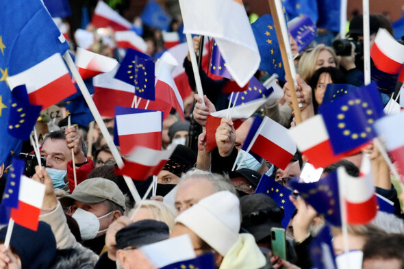 Could Poland leave the EU? 'It wants to give two fingers to the EU, but also stay in' - Vimarsana News