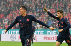 Lewandowski scores to keep Bayern Munich top of Bundesliga, while Bellingham scores stunner