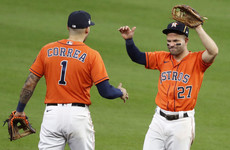 Astros rout Braves 7-2 to level World Series