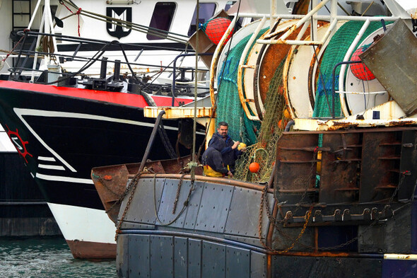 Another fish fight: Why is the UK at loggerheads with France over fishing? - Vimarsana News