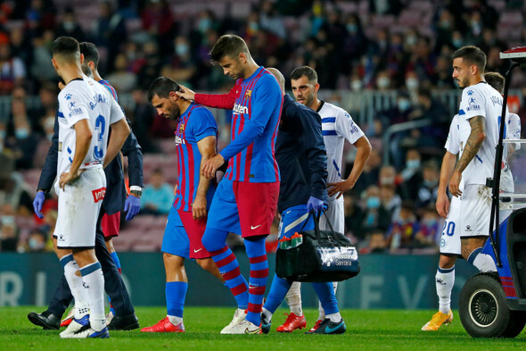 Sergio Aguero taken to hospital for tests after feeling chest discomfort in Barcelona draw - Vimarsana News