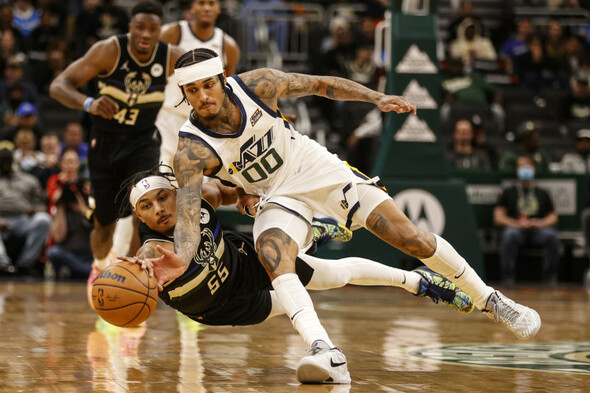 Jazz hold off NBA champion Bucks, Durant ejected in Nets' dominating win - Vimarsana News