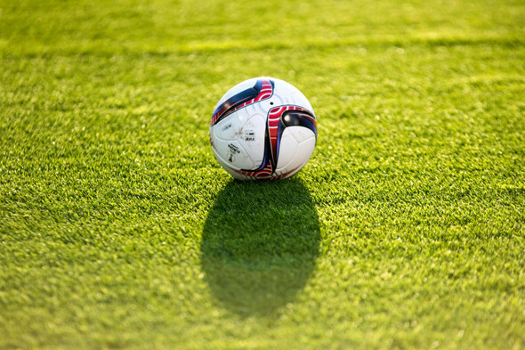 Footballer collapses from heart attack during game - Vimarsana News