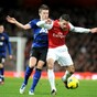 Carrick hails RVP signing as Dutchman on the brink of United switch