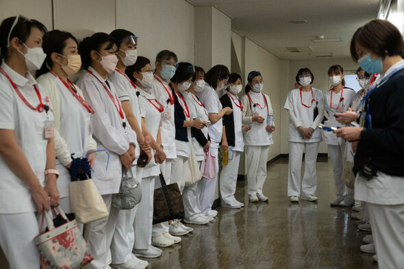 Japan shuts borders as world races to stem new Covid variant - Vimarsana News