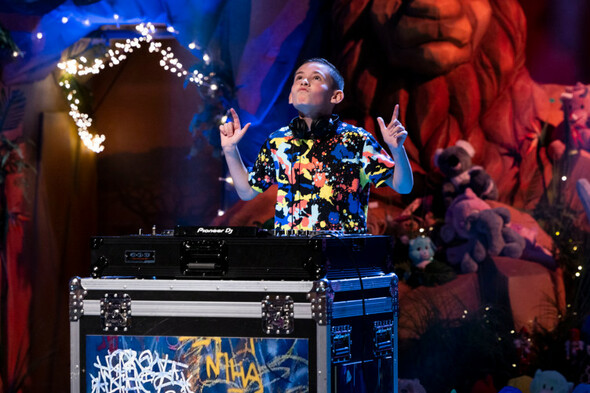 Sofa Watch: DJ Calum and hype-man Jackson are back in the mix tonight - Vimarsana News