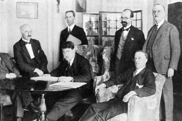 Fear and loathing (and unbridled enthusiasm) in London: How the Treaty negotiators were greeted - Vimarsana News