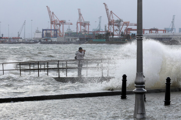 LIVE: Gusts of up to 130km/h batter some counties as Storm Barra moves across Ireland - Vimarsana News