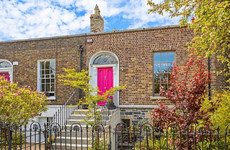 Georgian three-bed with dramatic décor (and a stand-out front door) in Portobello