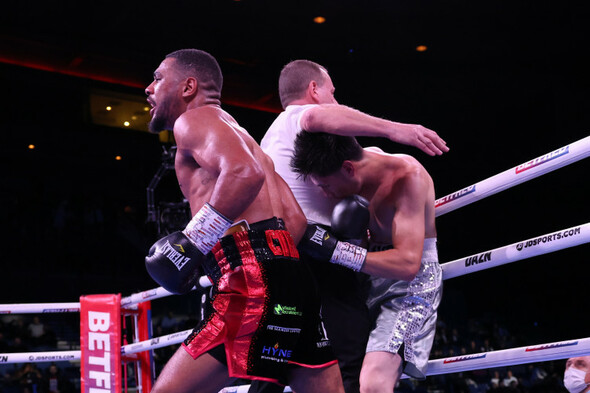 Composed and classy Caoimhín Agyarko stops rock-solid Noe Larios Jr in ninth - Vimarsana News