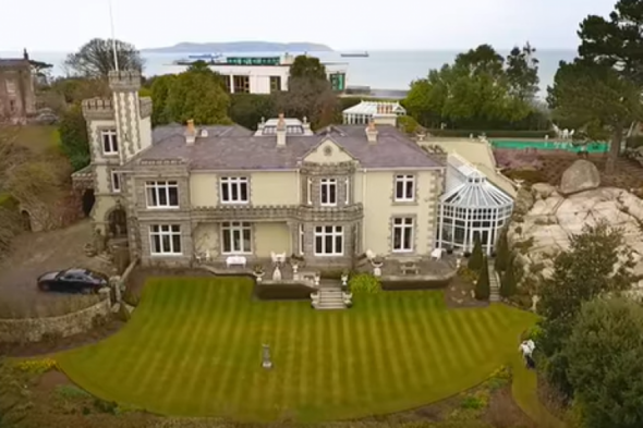 The secret story of the Princess of Prussia's family jewels being stolen at gunpoint in Dalkey - Vimarsana News