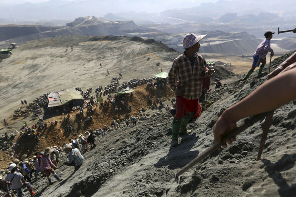 One dead and at least 70 missing after landslide at Myanmar jade mine - Vimarsana News