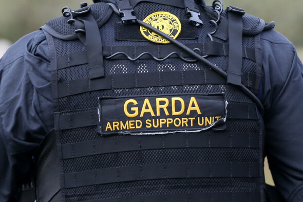 Gardaí arrest man accused of using replica firearm in attempted robberies at Dublin park - Vimarsana News
