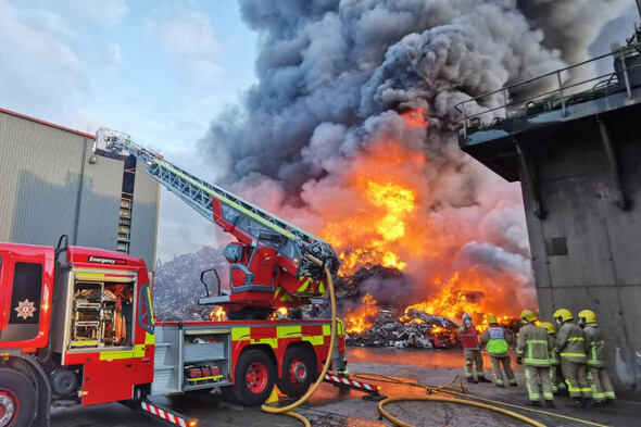 Fire at Belfast recycling centre could last a number of days, say NI Fire Service - Vimarsana News