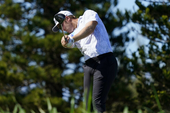 Brilliant Power firmly in the mix as Cameron Smith stretches lead in Hawaii - Vimarsana News