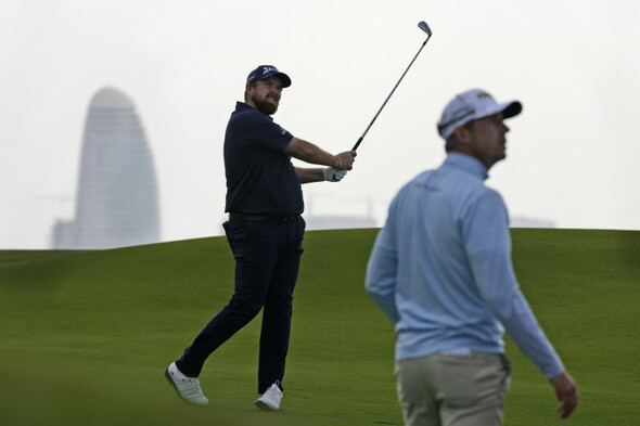 Shane Lowry just one shot off the lead at the Abu Dhabi Championship - Vimarsana News