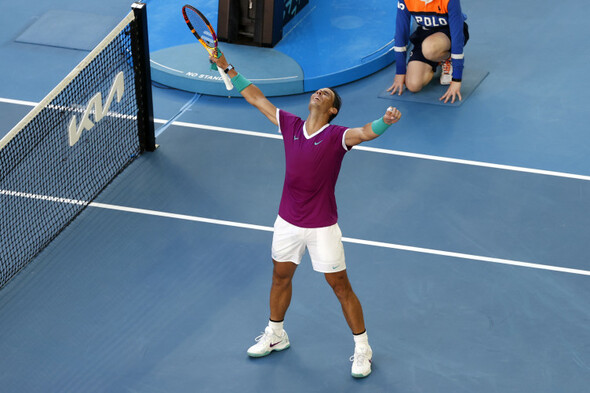 Ailing Nadal outlasts Denis Shapovalov in dramatic Australian Open quarter-final - Vimarsana News