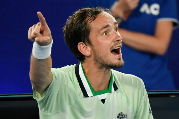 Daniil Medvedev loses cool with umpire on way to Australian Open final - Vimarsana News