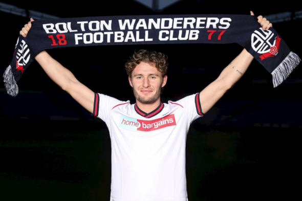 Ex-Ireland U21 international Sadlier joins Bolton from fellow League One side - Vimarsana News